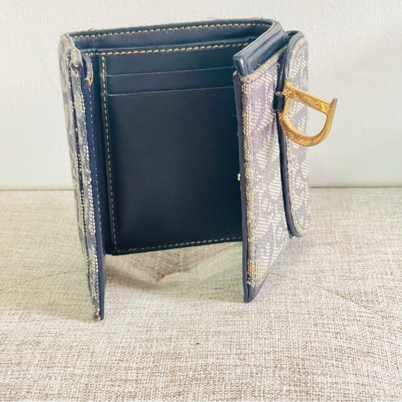Christian Dior wallet - Picture 9 of 10